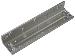 LM-180A, уголок для крепления замка