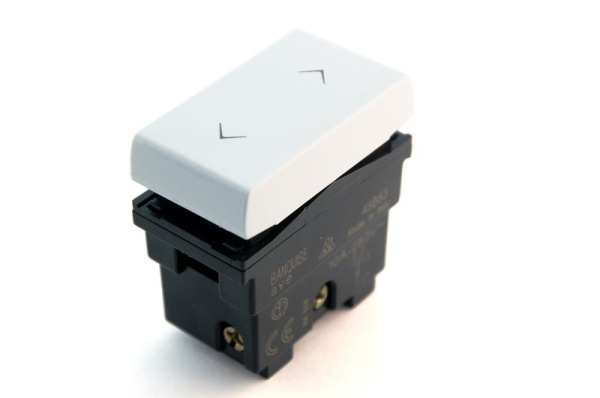 88009-0040, AV45B51, Выключатель без фиксации, белый