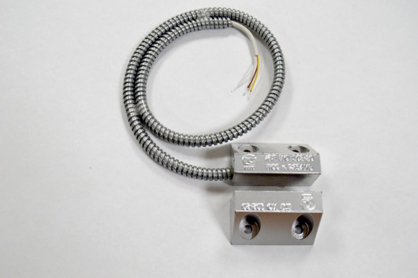 ИО 102-20Б3М(3), извещатель магнитоконтактный,  металлический корпус, выводы в защитном рукаве из металла